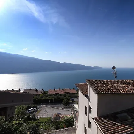 Rustico Melograno, Il Melo - Theater טיניאלה